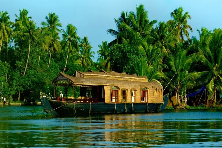 Kerala-Tourism-tour-package-from-bhubaneswar